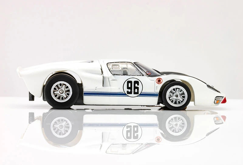 AFX Ford GT40 MKII Daytona #96 White/Black/Blue/Gold Mega G+ HO Slot Car 7 AFX Ford GT40 MKII Daytona #96 White/Black/Blue/Gold Mega G+ HO Slot Car - Image 5