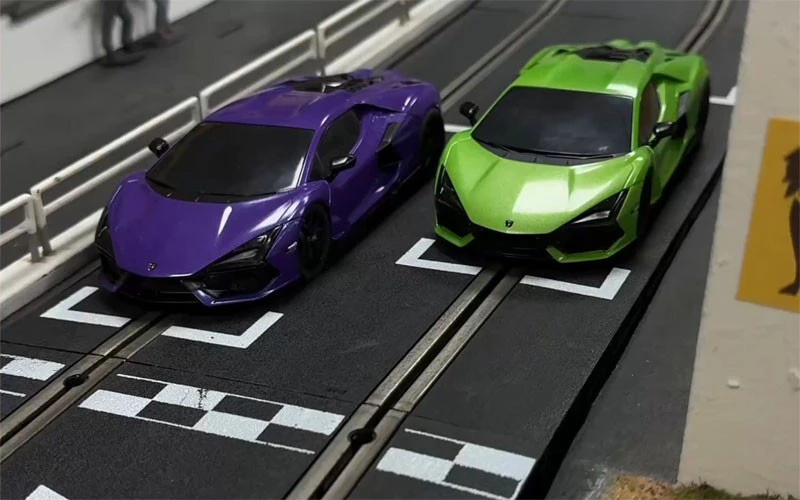 Scalextric Supercar Showdown 1/32 Slot Car Track Set 6 Scalextric Supercar Showdown 1/32 Slot Car Track Set - Image 4