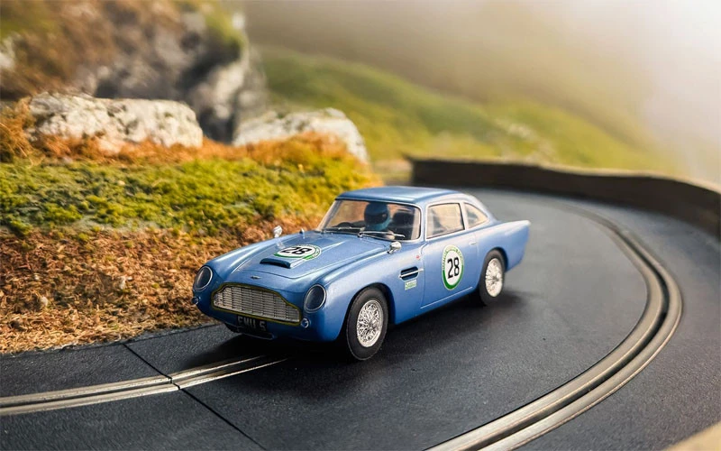 Scalextric Aston Martin DB5 - Blue / Yellow - Historic GT Racing 1/32 Slot Car 12 Scalextric Aston Martin DB5 - Blue / Yellow - Historic GT Racing 1/32 Slot Car - Image 10