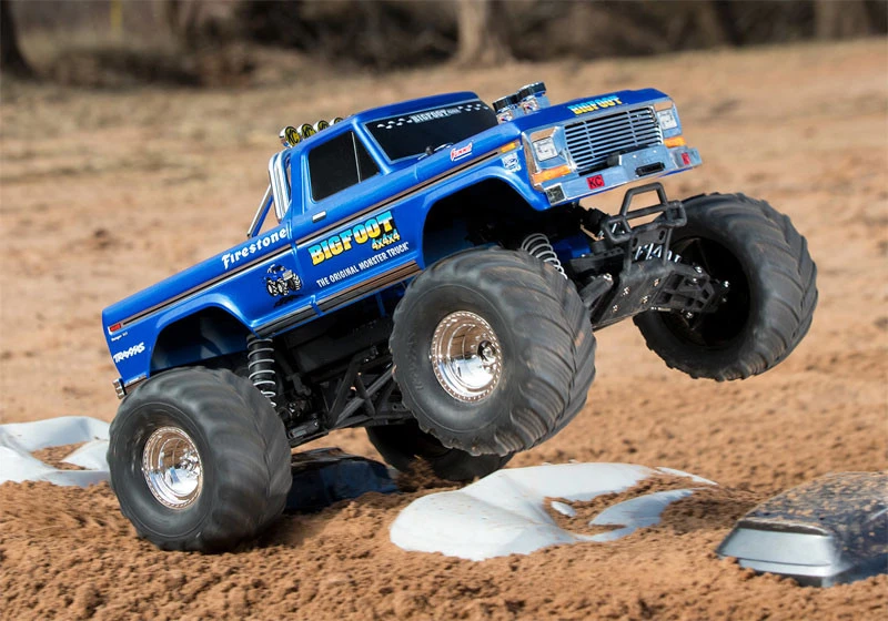 Traxxas BIGFOOT 2WD Heavy Duty RTR RC Truck W/Battery & USB-C Charger 4 Traxxas BIGFOOT 2WD Heavy Duty RTR RC Truck W/Battery & USB-C Charger - Image 2