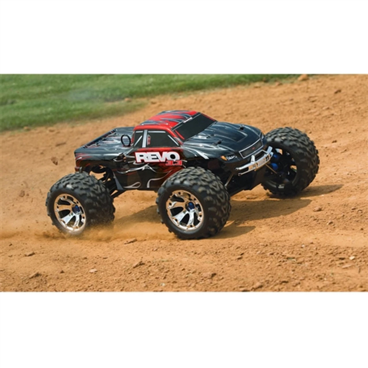 Traxxas Revo 3.3 Nitro 4WD RC Monster Truck W/TSM & Telemetry 5 Traxxas Revo 3.3 Nitro 4WD RC Monster Truck W/TSM & Telemetry - Image 3